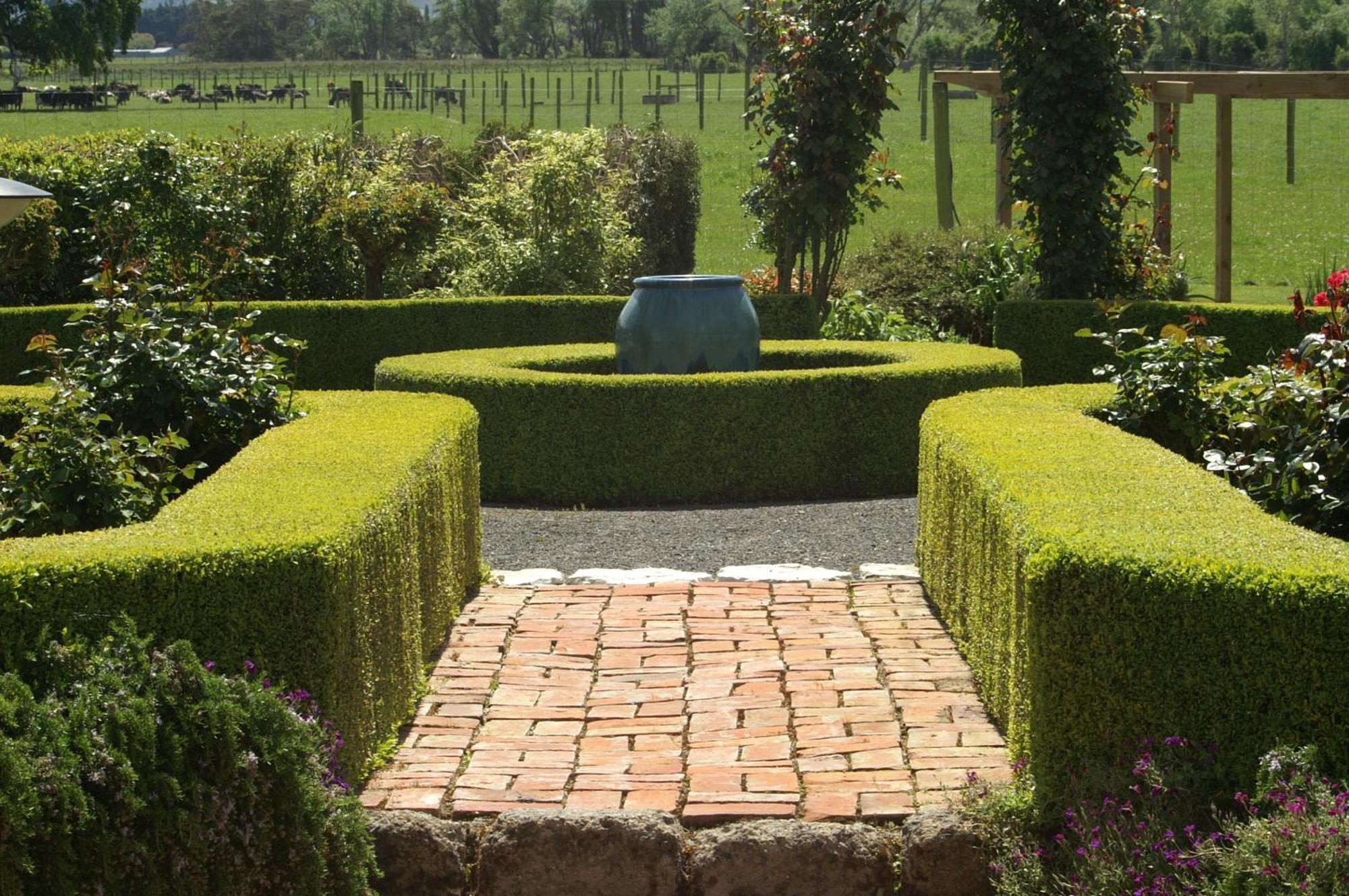 Fyffe Country Lodge *