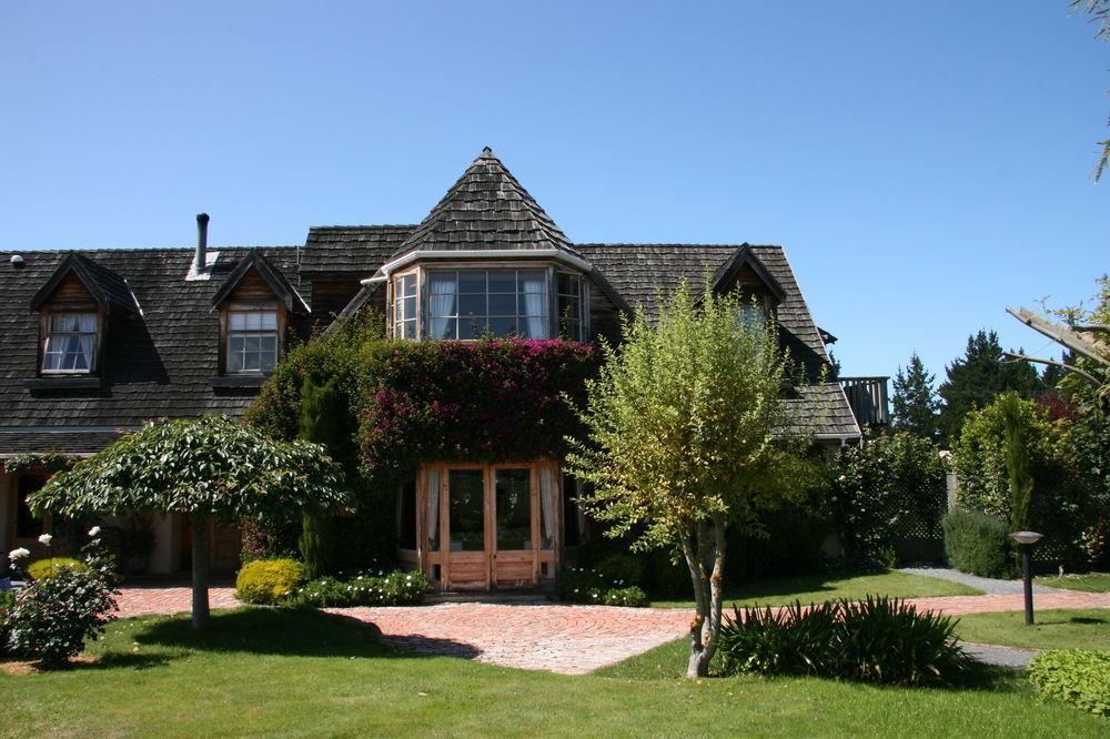 Fyffe Country Lodge *